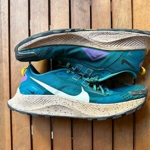 Nike pegasus 3 Trail Shoe - Size 11 - Used